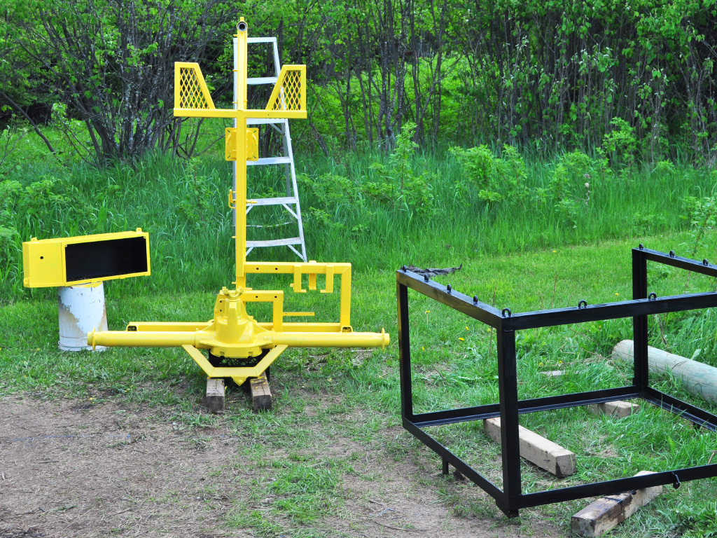 YardMule Electric Tractor - tractor frame
